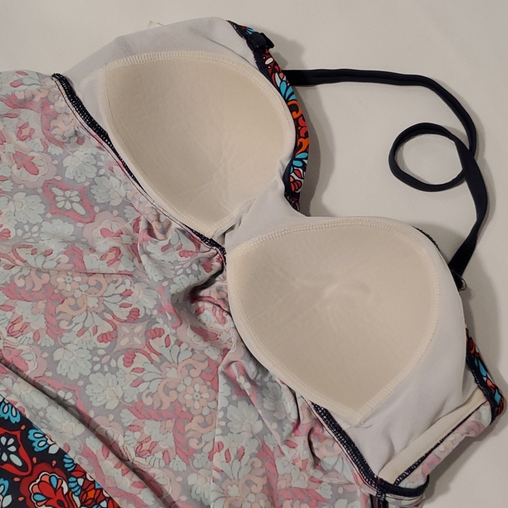 ๐Two-Way Bathing Suit Top - Picture 8 of 11